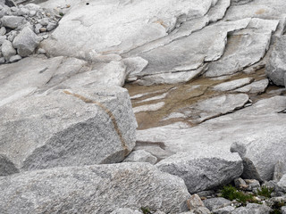Gneisfelsen - gneissic rock