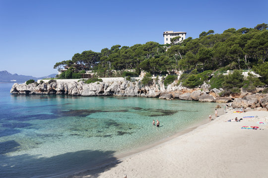 Beach and bay of Cala Gat, Cala Ratjada, Majorca (Mallorca), Balearic Islands (Islas Baleares), Spain, Mediterranean