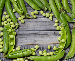 Opened green pea pods