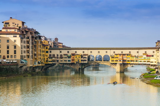 Ponte Vecchio and River Arno, Florence (Firenze), Tuscany