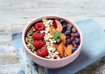 Smoothie bowl with berry and oatmeal