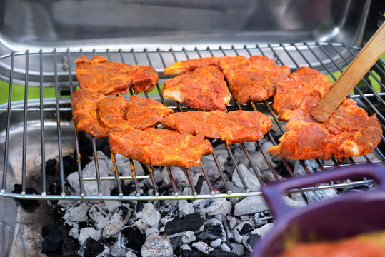 Fleisch auf den Grill