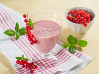 Berry  milkshake (smoothie)