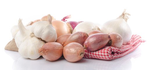 Composition with onions, garlic and shallots