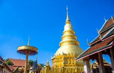 wat phra that hariphunchai