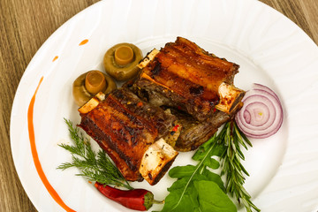 Roasted beef ribs