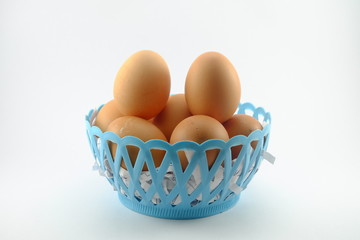 eggs basket isolated background
