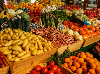 Etalage de fruits et légumes