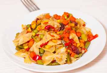 Farfalle pasta with vegetables