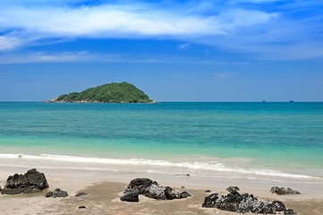 Fototapeta na wymiar Beautiful tropical beach in Hat Nang Ram , Thailand