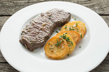 Roastbeef mit Bratkartoffeln