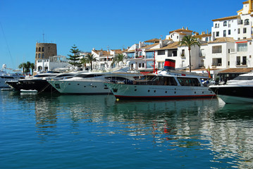 Fototapeta na wymiar Puerto Banús, Marbella, Málaga