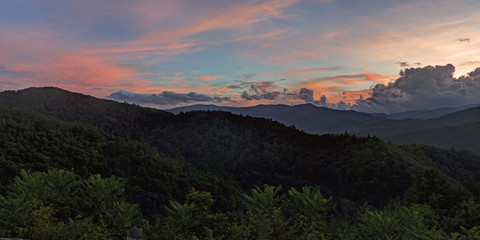 Fototapeta na wymiar Sunset Through the Clouds, Great Smoky Mountains