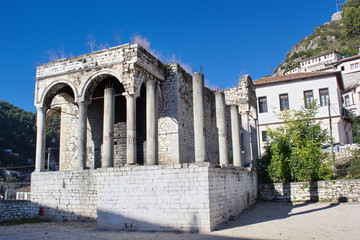 Obraz premium ruins of temple, Berat, Albania