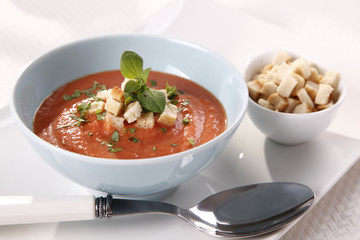  soup, cream of tomato 
