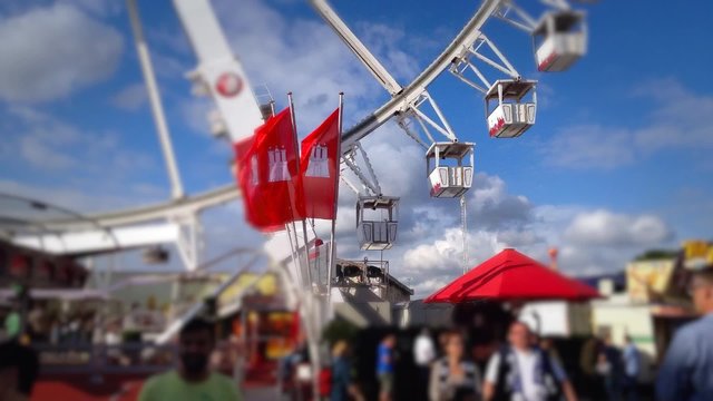 Volksfest im Zeitraffer.