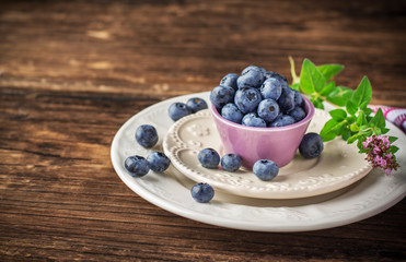 bowl of blueberries