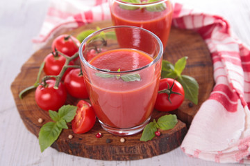 tomato soup,gazpacho