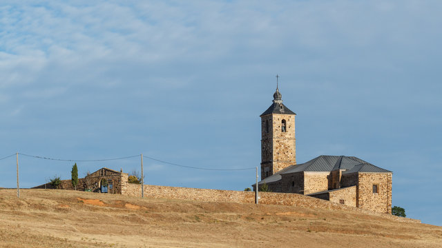 Santuario Nuestra Se&ntilde;ora de Castrotierra. Castrotierra de la Valduerna, Le&oacute;n.
