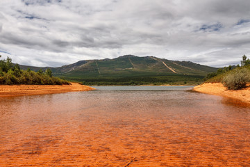Embalse, Pinares de Tabuyo del Monte y Montes de León.
