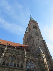 Fototapeta na wymiar Kirchturm St Sebald Nürnberg