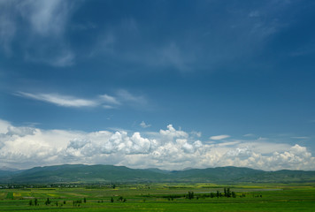 Fototapeta premium gorgeous mountains and nice clouds