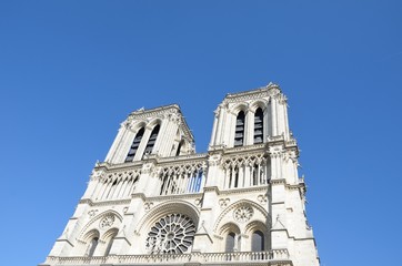 Fototapeta na wymiar Front of Notre Dame Cathedral Paris