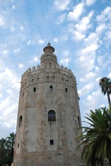 Fototapeta na wymiar Torre del Oro en Sevilla