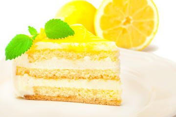 Tasty lemon cream cake