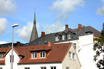 Obraz premium the roof of the house with nice window