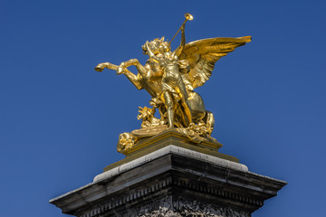 Obraz premium Beaux-Arts style Alexandre III bridge (1896-1900) Paris, France.