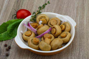 Pickled champignon