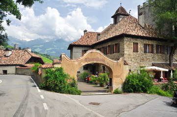Fototapeta na wymiar Schloss Thurnstein Südtirol