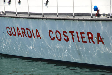 Guardia Costiera Italia Lampedusa EU Europa Küstenwache Schiff Boot Illegale Einwanderung...