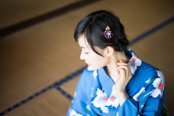 浴衣姿の女性
