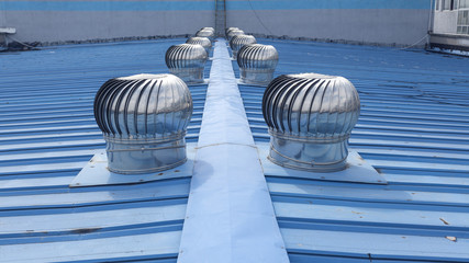 Roof vents © 孤飞的鹤