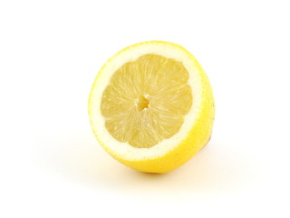 frische Zitrone - freigestellt 