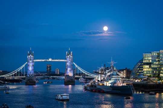 Blue moon over London