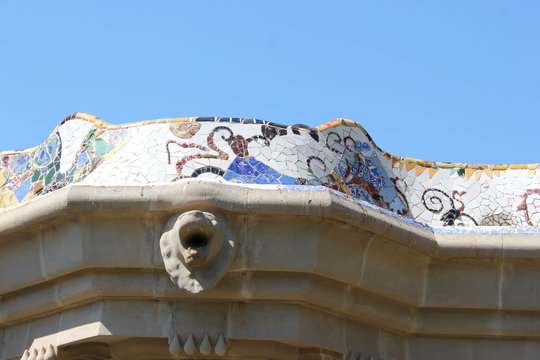 Detail der Terrasse im Park Güell von Gaudi in Barcelona