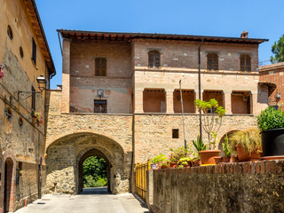 Fototapeta na wymiar Gate to the ceramic city of Deruta in Umbria,