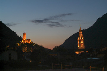 Obraz premium Fort Bâtiaz and Notre-Dame de la Visitation church at Martigny