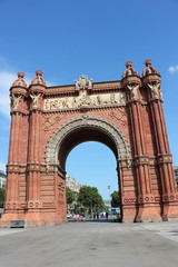 Fototapeta na wymiar Blick auf den Arc de Triomf (Triumphbogen) in Barcelona