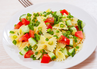 pasta salad with tomato and cucumber