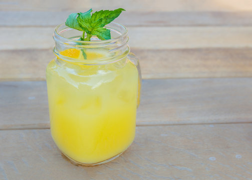 Fruchtlimonade Images – Browse 23 Stock Photos, Vectors, and Video ...