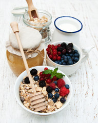 breakfast with fresh berries