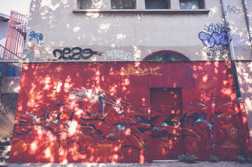 Mur de graf fond rouge