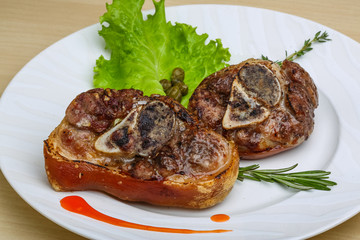 Roasted pork knee