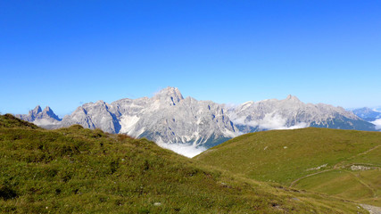 Fototapeta premium karnischer Höhenweg - Ausblick Sextner Dolomiten