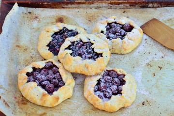 Tartlets with cherries and currants