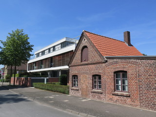 Althaus und,Modernes Neuhaus